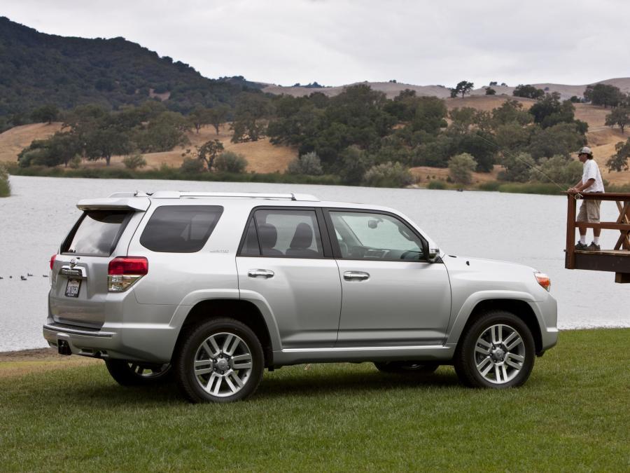  Toyota 4Runner Limited 2009 года  (фото 18 из 30)